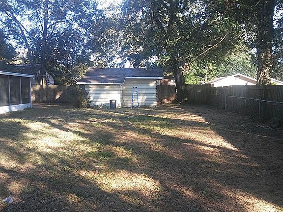 5th image of 905 E Hanna Ave