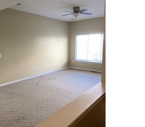 3rd image of 5649 Twin Oaks Dr