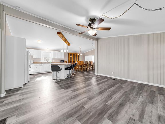 5th image of 6 Winter Pine Dr