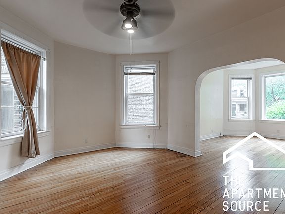5th image of 1245 W Newport Ave #1