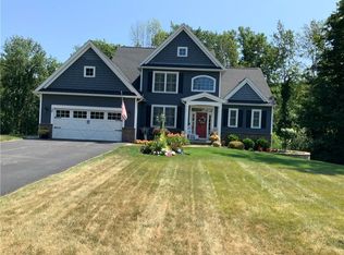 34 Copper Beech Run, Fairport, NY 14450