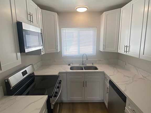 4th image of 3617 W 60th St APT 6