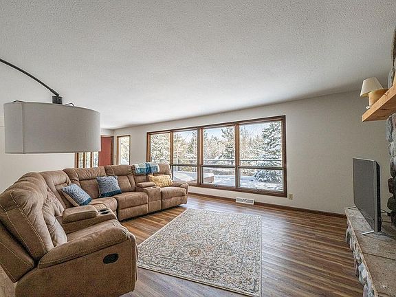 5th image of 10704N Riverside Road