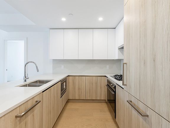 5th image of 423 6th St #503