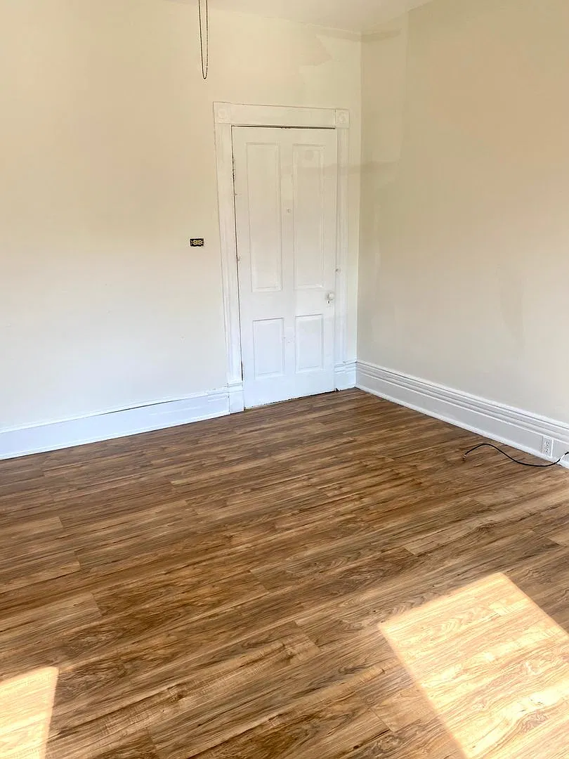 Large 3 bedroom home in West Louisville Available Now — Photo 4