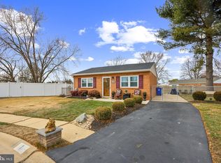 1 Defoe Cir, Newark, DE 19702