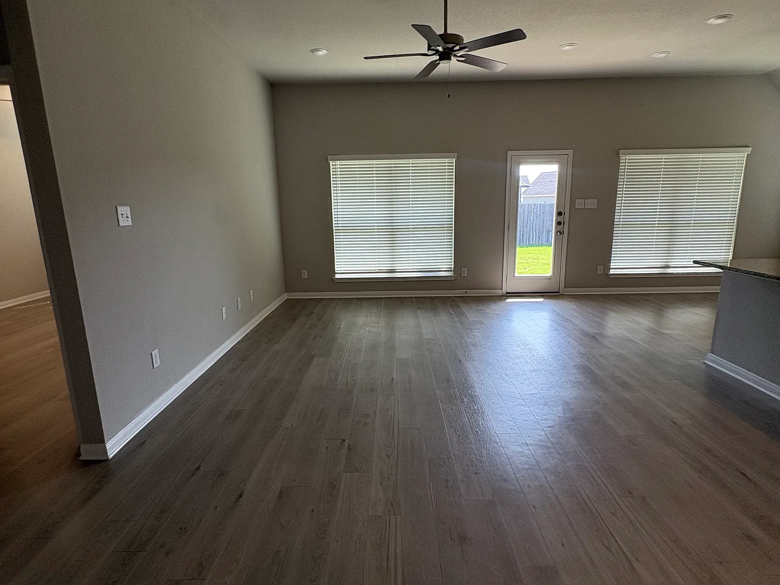 4 bed, 1593 sqft, $2,400 — Photo 2