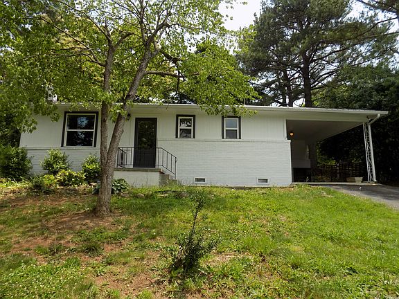 2nd image of 814 E McKinney Ave