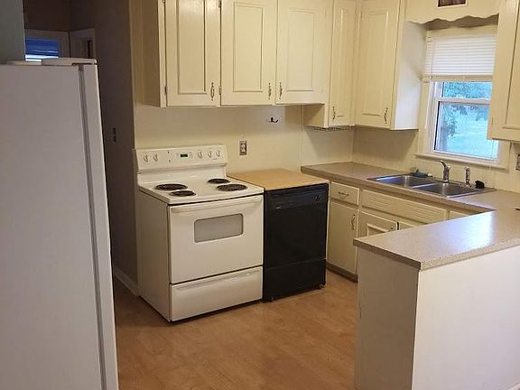 3rd image of 7700 W 64th Ter