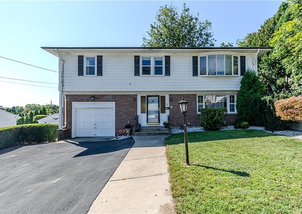 1st image of 104 Meadow Rd