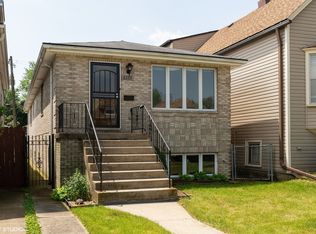 6335 W Warwick Ave, Chicago, IL 60634