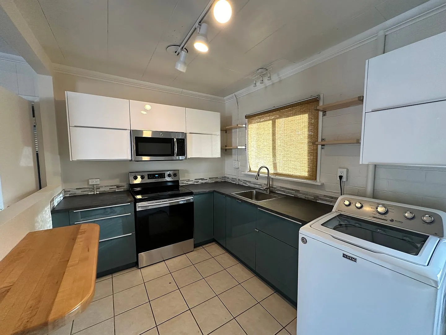 1219 Humboldt St. — Photo 4