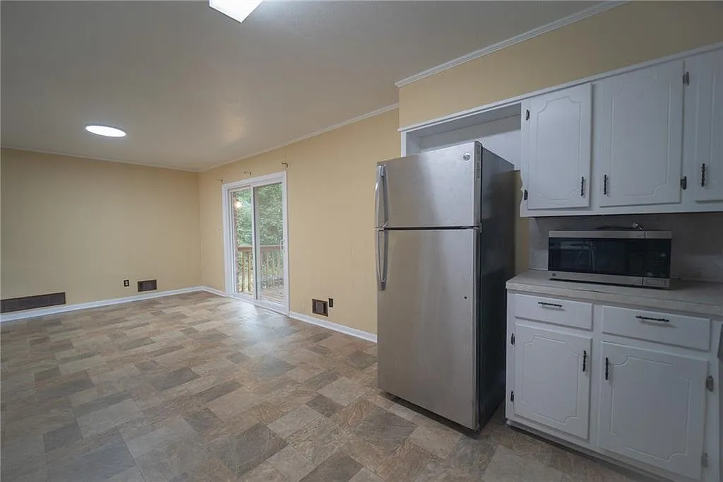3 bed, 2.0 bath, 1203 sqft, $1,500 — Photo 3