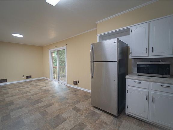 3rd image of 5565 Bowers Rd
