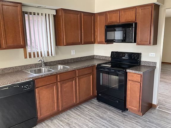3rd image of 15515 Long Ave