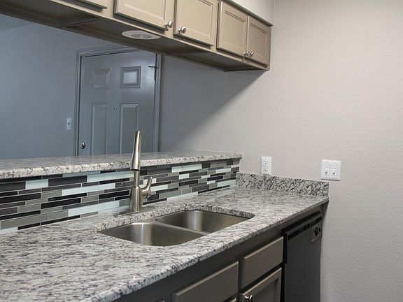 3rd image of 5143 Vandelia St APT 104