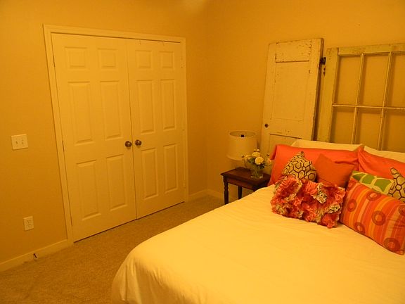 5th image of 146 Creekside Dr