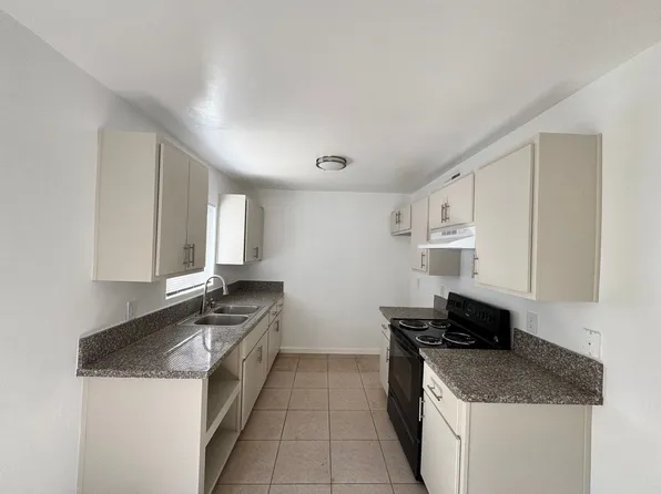 Panorama Hills - 2601, 2601 Bishop Dr APT J, Bakersfield, CA 93306