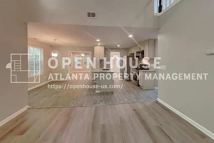 1703 Silverchase Dr SW — Photo 4