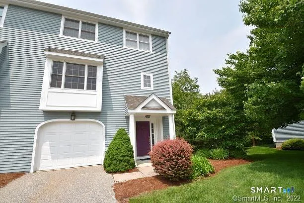 3 bed, 2.5 bath, 2197 sqft, $3,500 — Photo 2