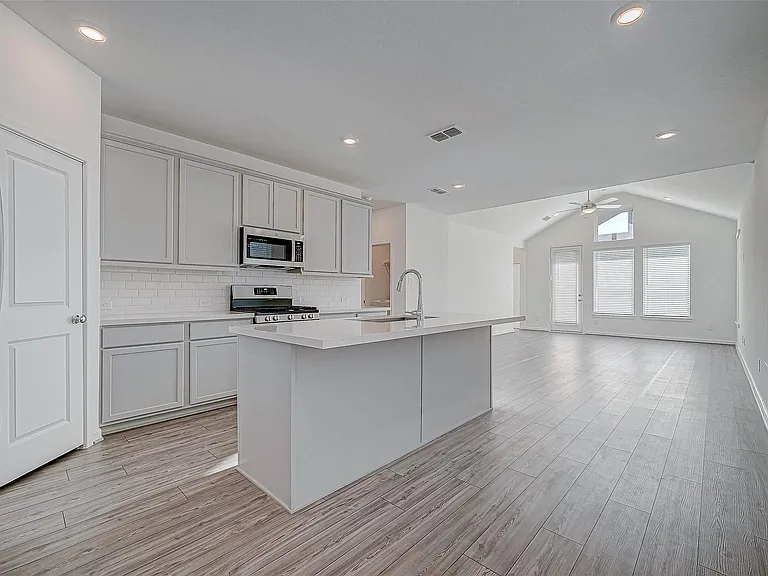 22111 Ingham Bluff Ln — Photo 7