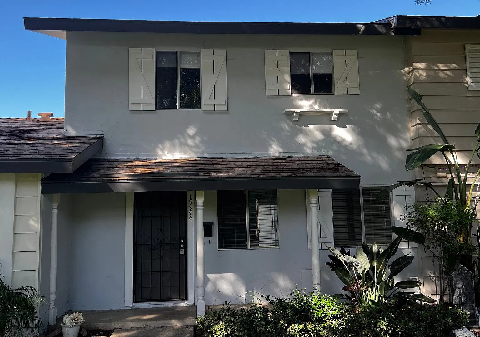 Remodeled 3 bedroom 1 and half bathroom home in Village Townhomes community — Photo 1