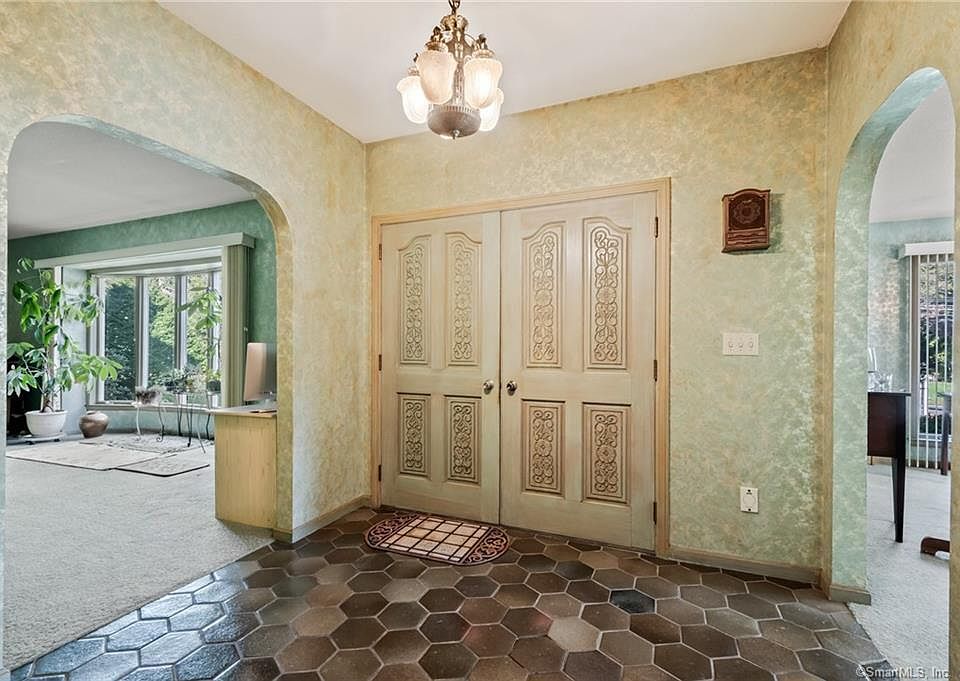 61 Flagg Rd, West Hartford, CT 06117 MLS 170603679 Zillow