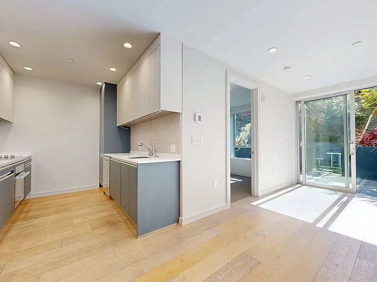 606 Capp St #105 — Photo 1
