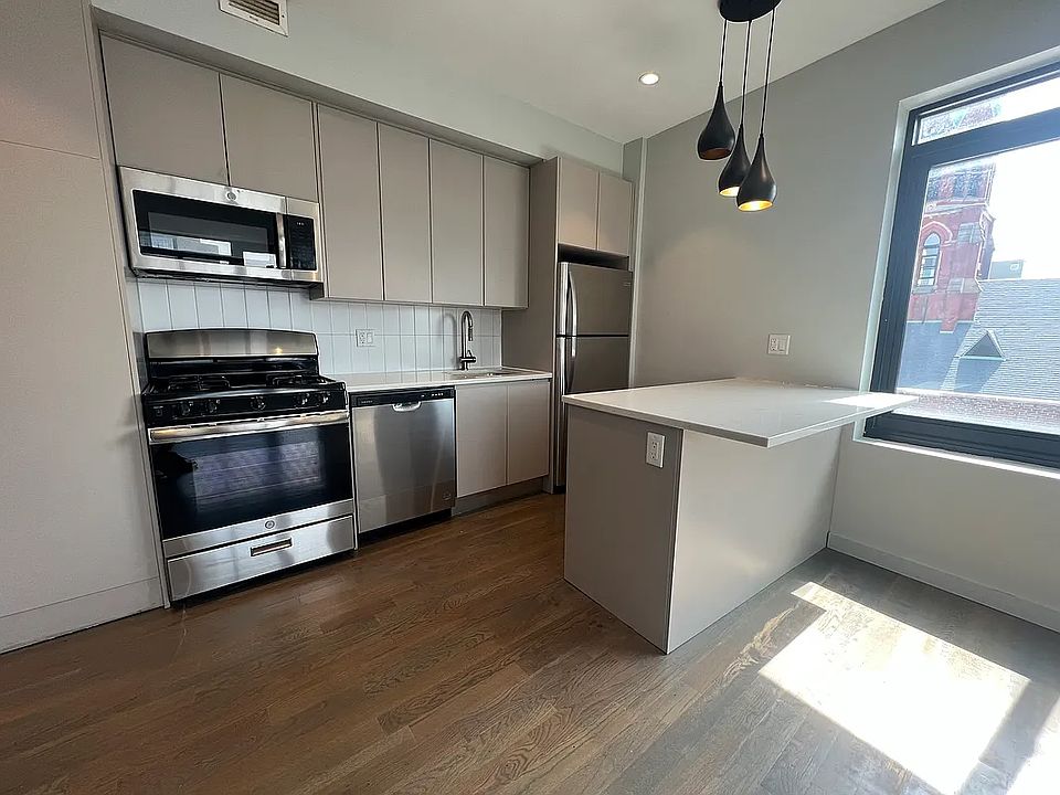 1st image of 586 Bushwick Ave #4