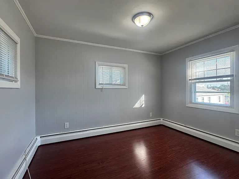 131 Ashley St — Photo 13
