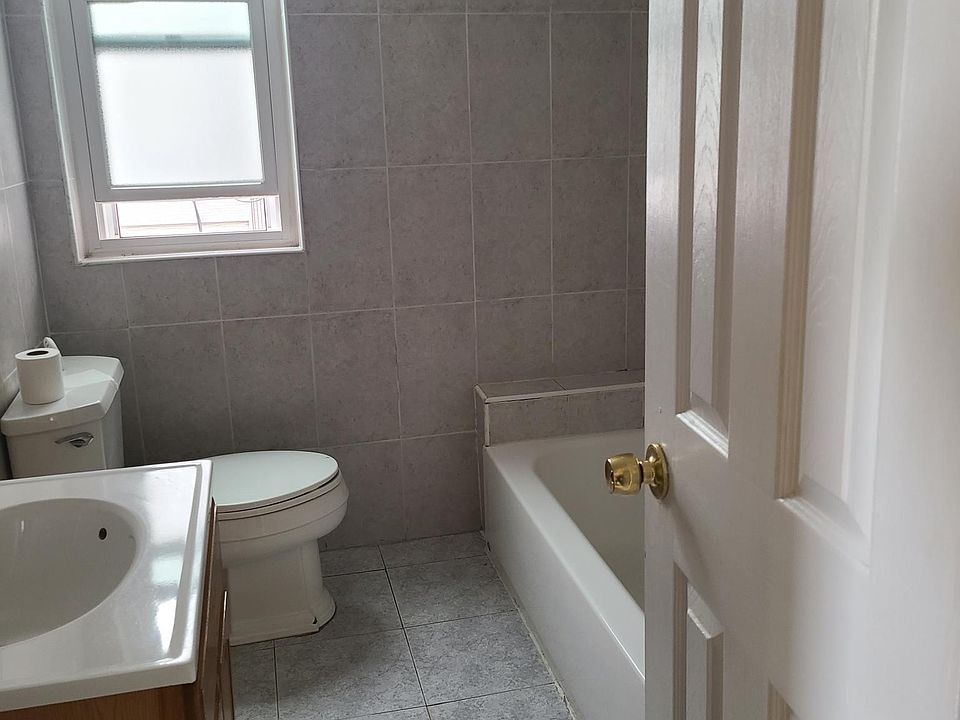 1st image of 9721 Avenue L