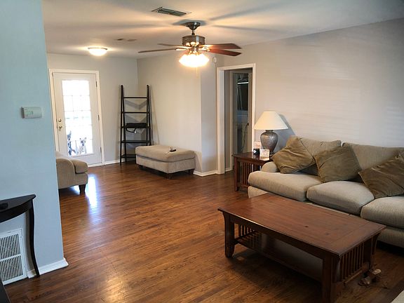 4th image of 3420 Medina Ave