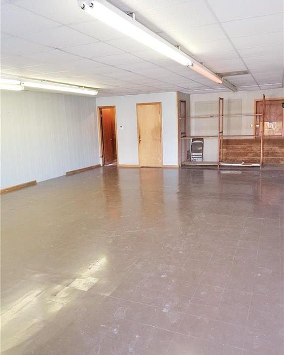 2nd image of 110 N Davis St