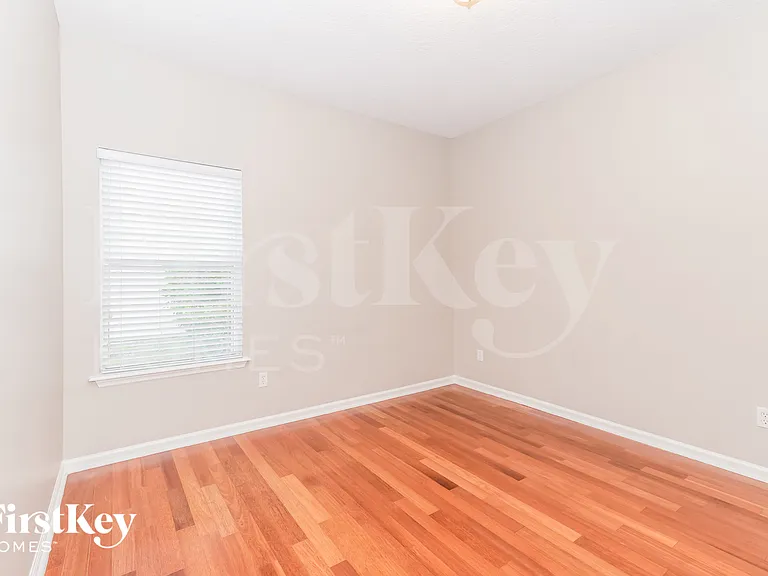 2970 Thorncrest Dr — Photo 10