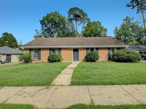 12 Saxony Cir, Little Rock, AR 72209