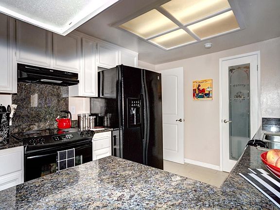 3rd image of 18950 Sara Park Cir