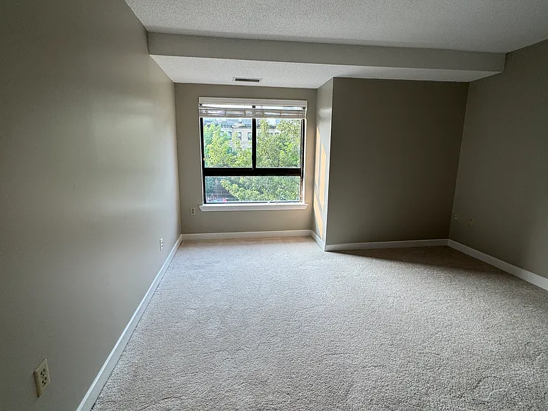 1151 Beacon St — Photo 23