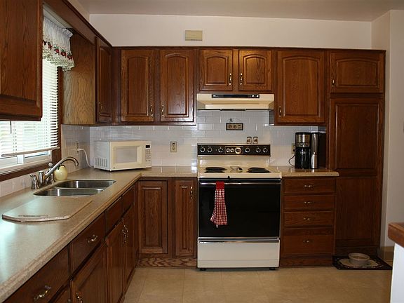 5th image of 1726 Longyear Ave