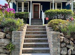 2349 N 57th St, Seattle, WA 98103