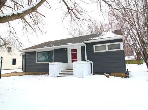 141 S 8th Ave E, Hartley, IA 51346