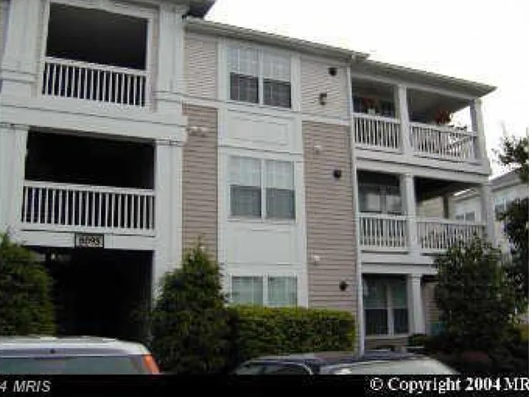 8095 Lacy Dr #304 — Photo 4