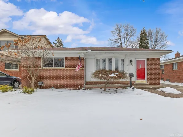 22516 Millenbach St, Saint Clair Shores, MI 48081
