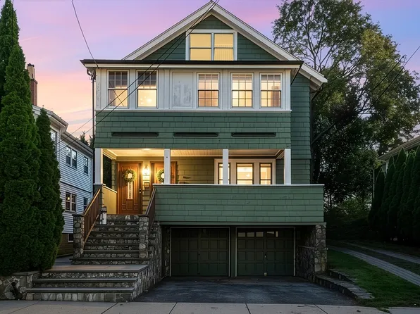 103 Harnden Ave #103, Watertown, MA 02472