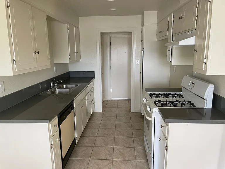 11619 Downey Ave #209 — Photo 8