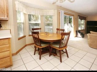 2124 Quail Run Dr, Kalamazoo, MI 49009