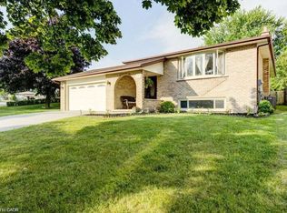 582 Skylark Rd, Waterloo, ON N2V 1B9