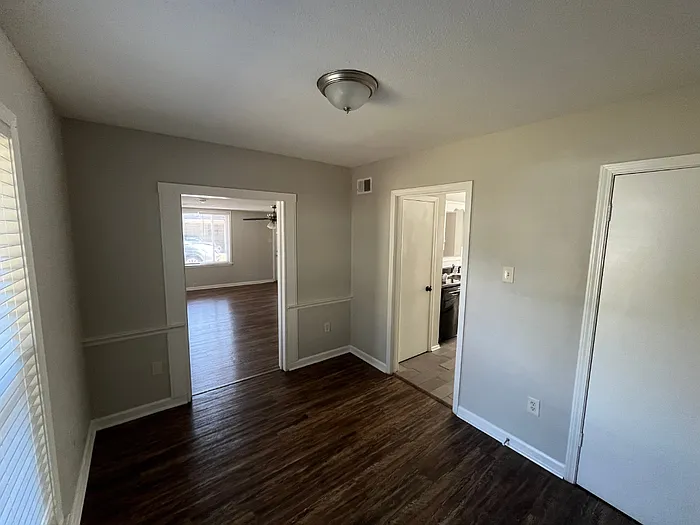 4 bed, 2.0 bath, 1944 sqft, $1,645 — Photo 3