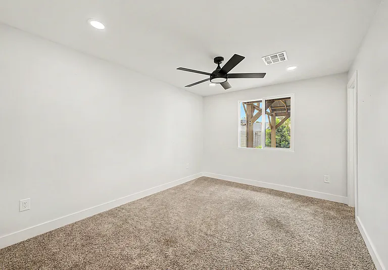 3701 E Ludlow Dr — Photo 39