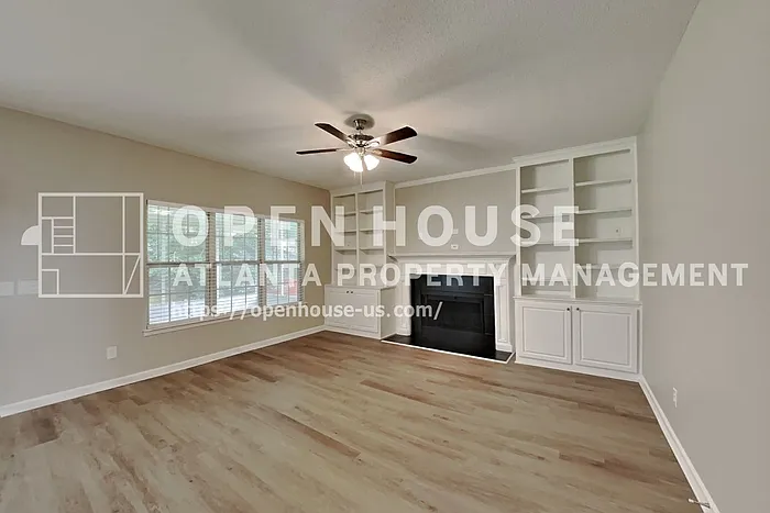 1209 Lainster Dr SE — Photo 5