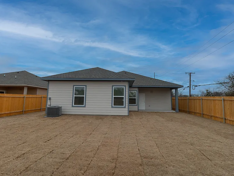 1906 Oliver St — Photo 11